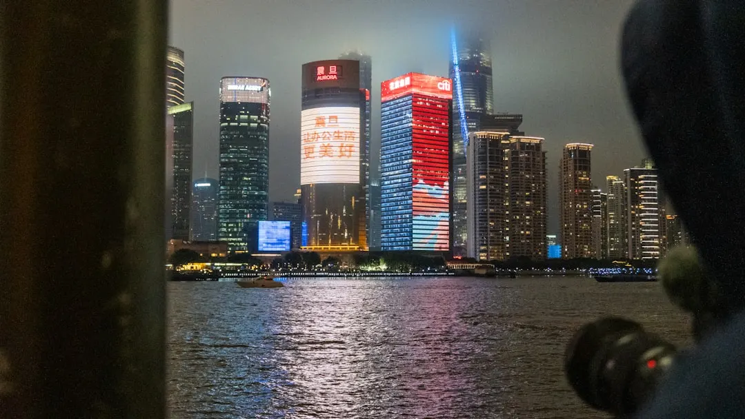 服装服饰批发行业趋势分析：2025年福州市场的需求变化与应对策略